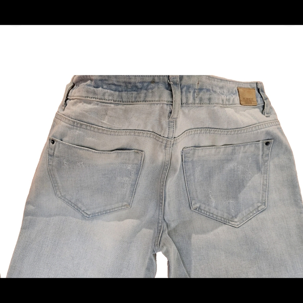 Zara Distressed Jeans for women-Size 6 - Picture 8 of 17